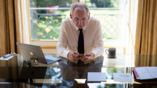 Crise política aumenta na França com a provável queda do governo