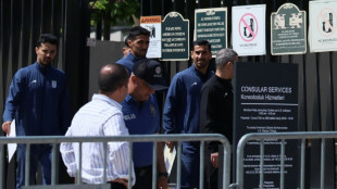 Sele&ccedil;&atilde;o do Ir&atilde; viaja ao M&eacute;xico para Copa e governo critica EUA por negar vistos