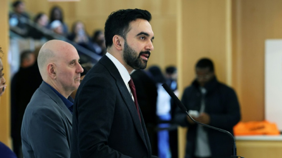 AI, manipulated images falsely link some US politicians with Epstein