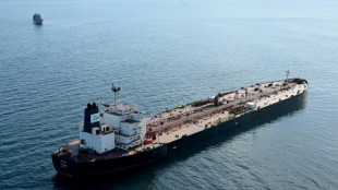 Vor Frankreich festgehaltener Öltanker der Schattenflotte setzt Fahrt fort