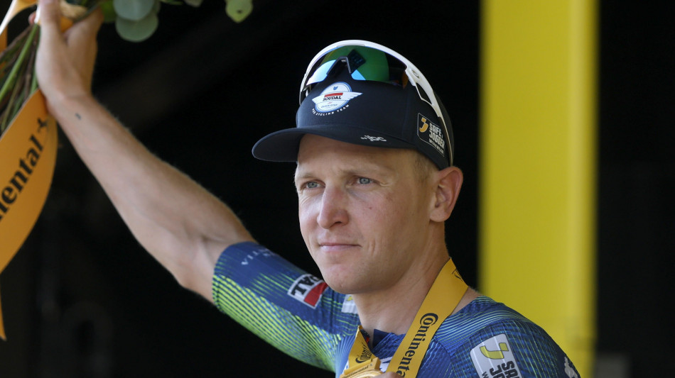 Tour: tris di Merlier nella 12/a tappa, il belga vince ancora in volata