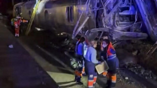Salgono a 39 le vittime del deragliamento di 2 treni in Spagna