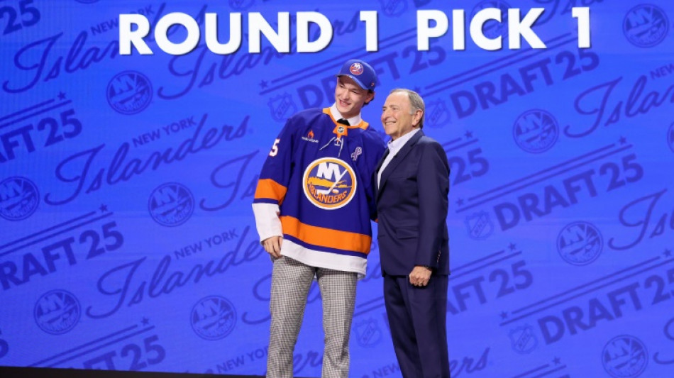 Islanders take Canadian teen Schaefer first overall in NHL Draft