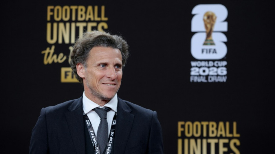 Uruguai negocia com Diego Forl&aacute;n para ser t&eacute;cnico interino ap&oacute;s sa&iacute;da de Bielsa