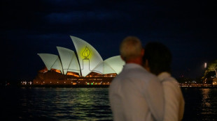 Los sospechosos del tiroteo en una playa australiana "actuaron solos", seg&uacute;n la polic&iacute;a