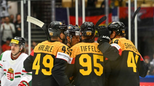 NHL-Star Stützle im Anflug: DEB-Team startet mit Pflichtsieg