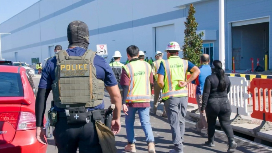 Trump adverte empresas estrangeiras após detenção de trabalhadores sul-coreanos