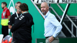 Bayer Leverkusen demite o técnico Erik ten Hag após duas rodadas da Bundesliga