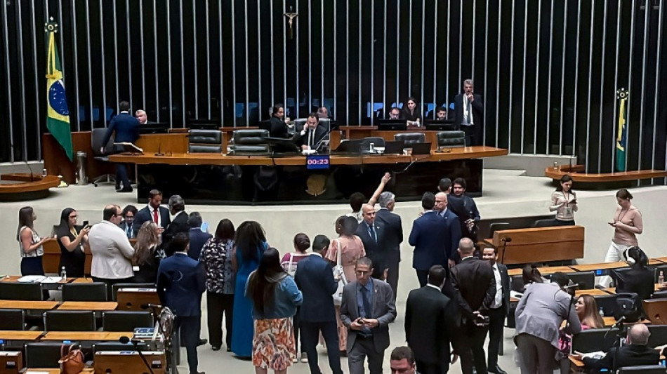 C&acirc;mara aprova PL da dosimetria em sess&atilde;o ca&oacute;tica por tumulto com deputado Glauber Braga