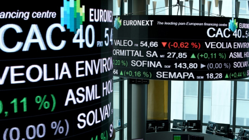 Les Bourses europ&eacute;ennes finissent en petite hausse au seuil d'une semaine incertaine