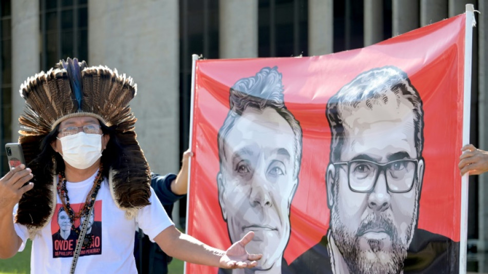 Hommages au journaliste britannique et &agrave; l'expert br&eacute;silien assassin&eacute;s il y a un an en Amazonie