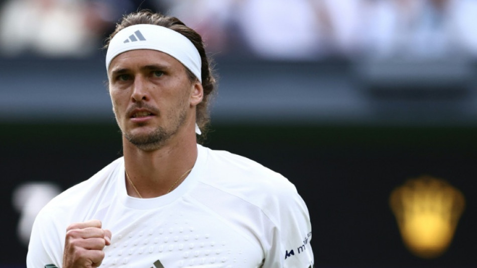 Zverev perde set, mas avan&ccedil;a &agrave; segunda rodada de Wimbledon