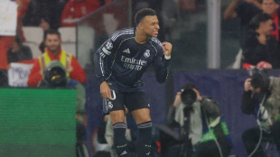 PSG recebe prazo para pagar 5,9 milh&otilde;es de euros a Mbapp&eacute;