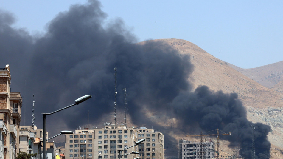 Mezzaluna Rossa, '3 soccorritori uccisi in raid su Teheran'