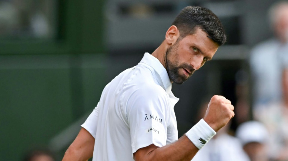 Djokovic routs Evans to step up history bid at Wimbledon