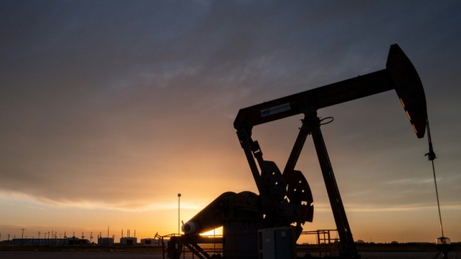Oil gains, stocks cautious on uncertain Mideast peace prospects