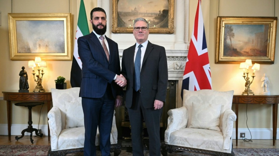 Syriens &Uuml;bergangspr&auml;sident trifft in London K&ouml;nig Charles III. und Premier Starmer