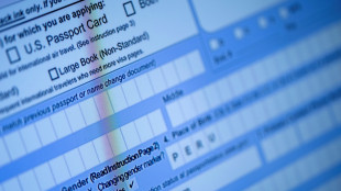 Suprema Corte d&aacute; aval &agrave; ordem de Trump de eliminar 3&ordm; g&ecirc;nero em passaportes